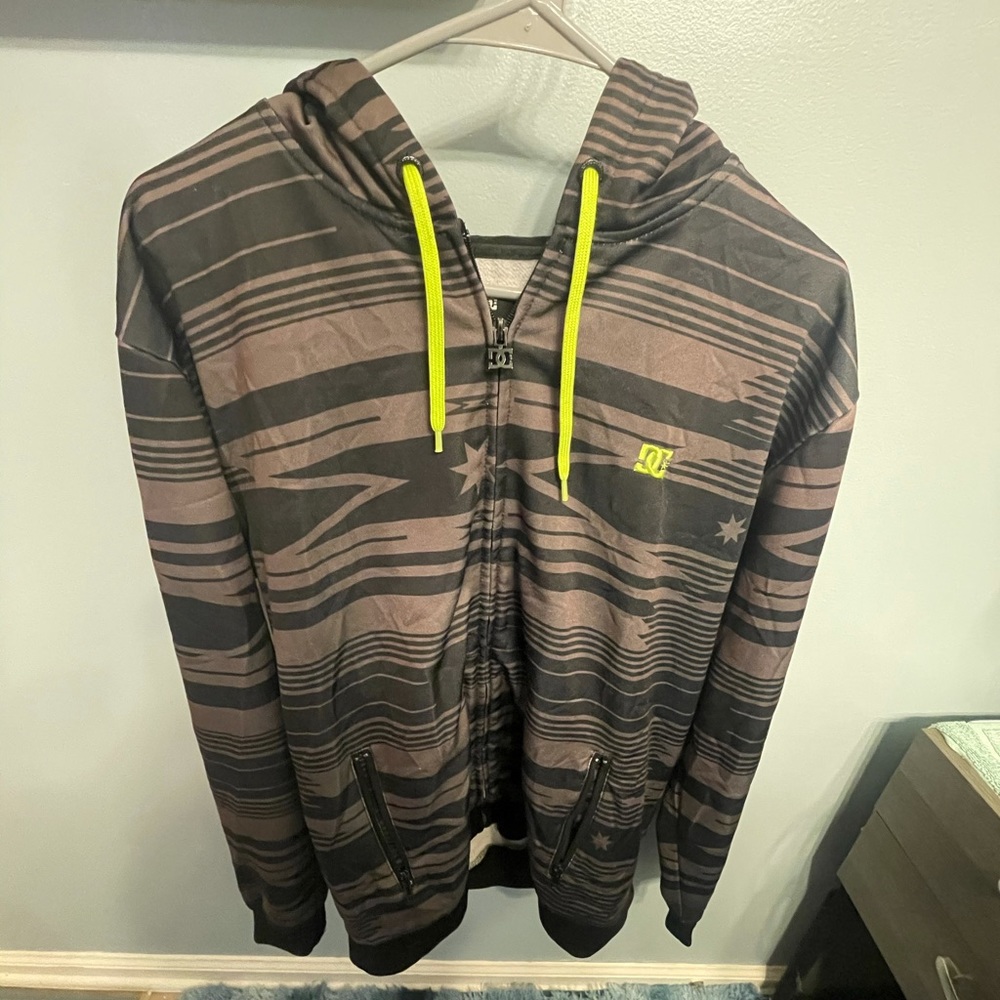 Men’s size XL brown and black DC Shoes Jacket with Zipper Pockets🔥